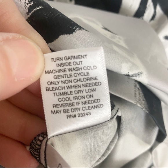 NEW YORK AND COMPANY Black White Gray Floral Print Mini Dress Stretch SIZE 6 - Picture 10 of 12